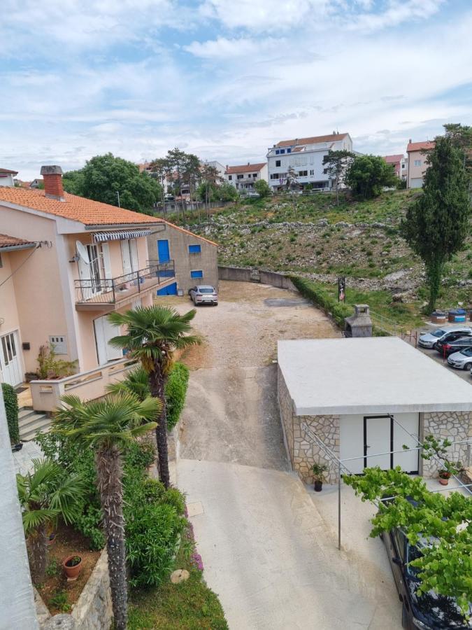 Apartments Matuc Malinska Exterior photo