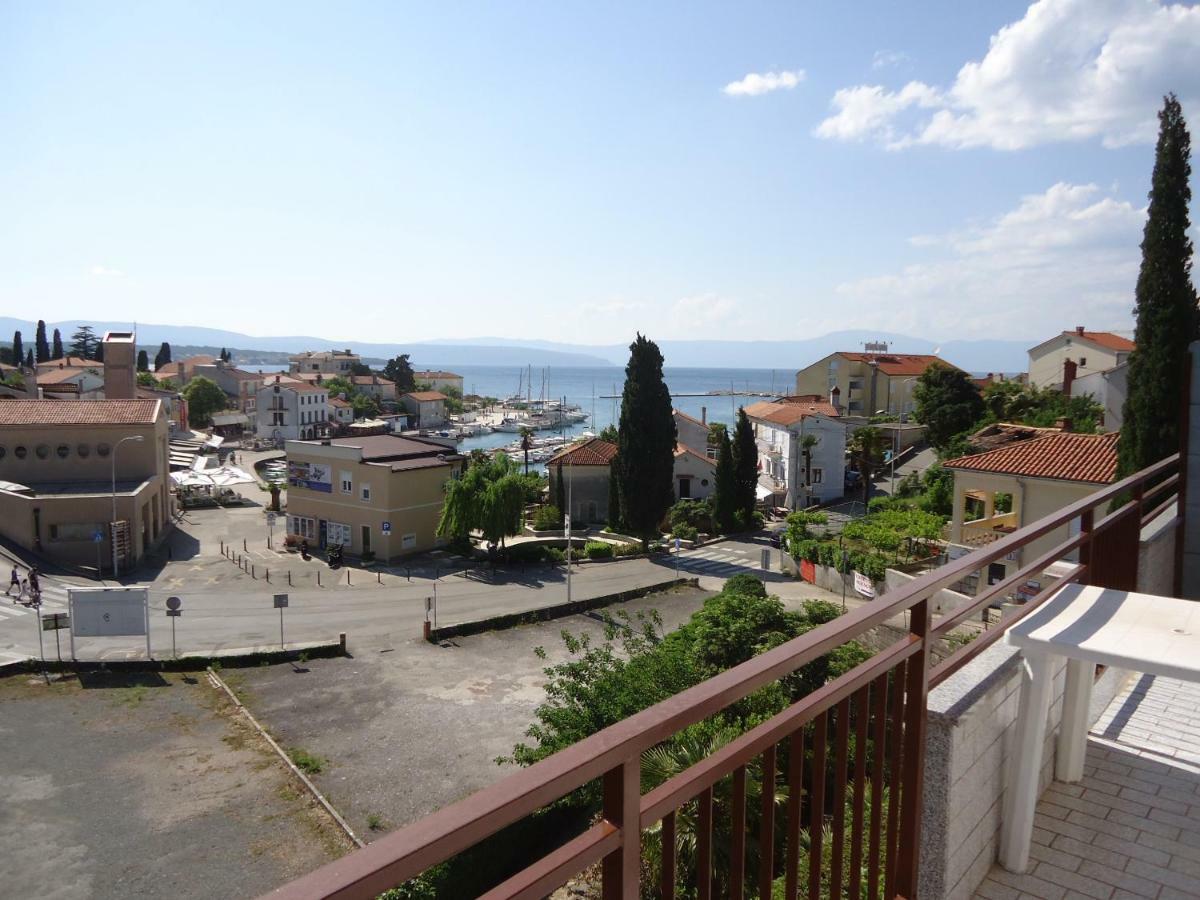 Apartments Matuc Malinska Exterior photo