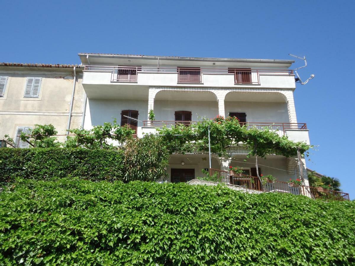 Apartments Matuc Malinska Exterior photo