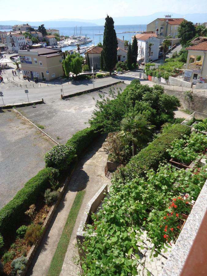 Apartments Matuc Malinska Exterior photo