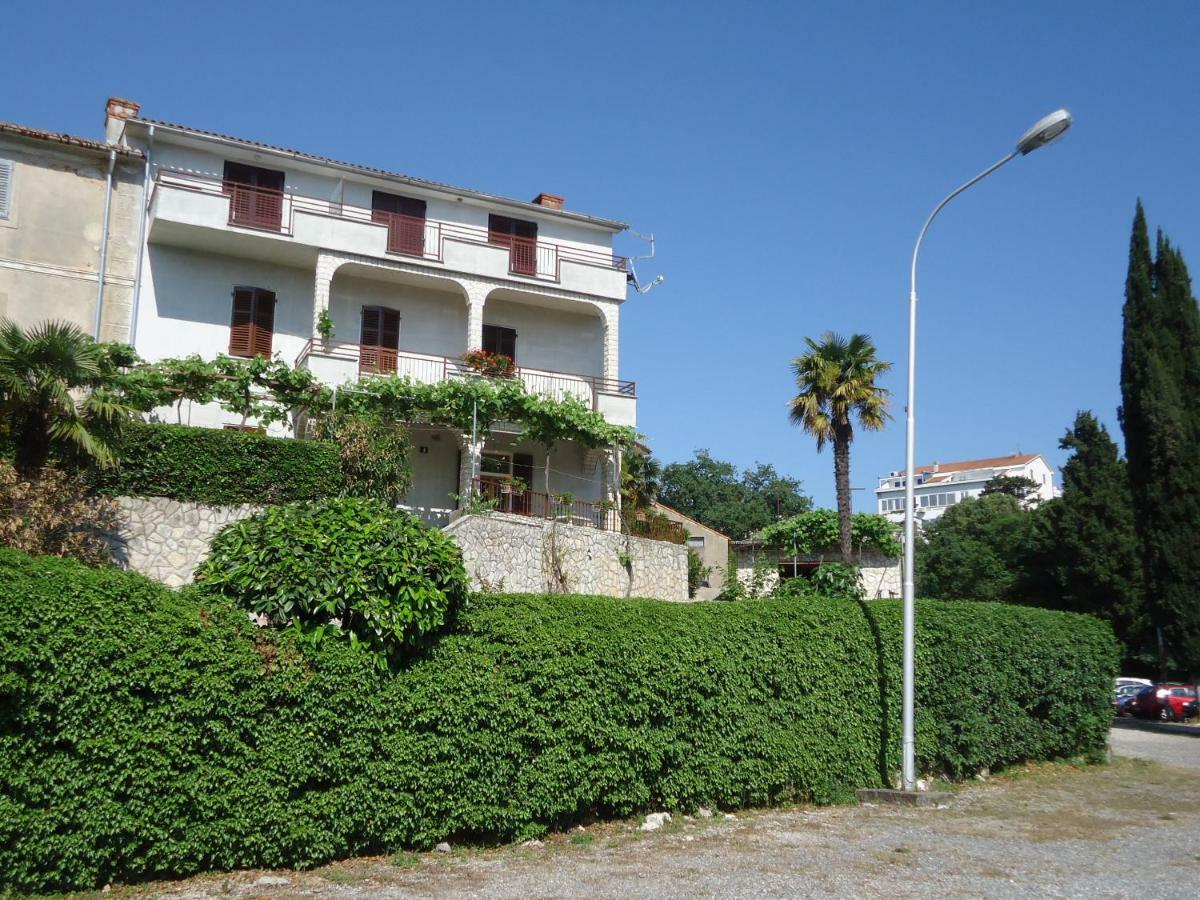 Apartments Matuc Malinska Exterior photo